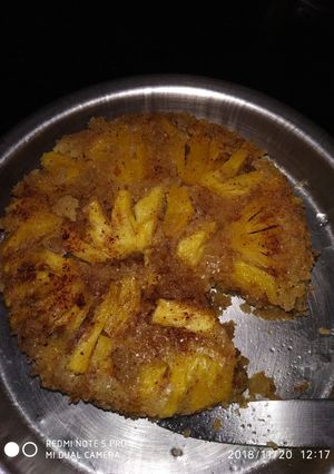 A picture of Suji pineapple cake.