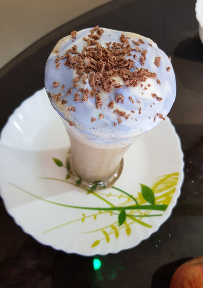 கோல்ட் காபி வித் ஐஸ் க்ரீம் (Cold Coffice with Ice Cream Recipe In Tamil) செய்முறை முக்கிய புகைப்படம்