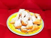 Una foto de calzones rotos con aceite