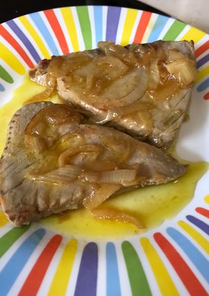 Una foto de Atún encebollado