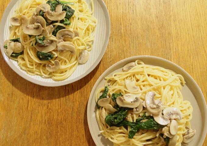 Recipe of Super Quick Homemade Spinach mushroom cream spaghetti