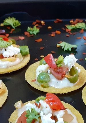 A picture of Mini khakhra bites.