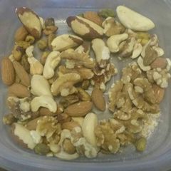 A picture of Keto Mixed Nuts.