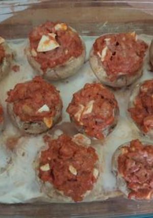 Una foto de Champiñones grandes rellenos