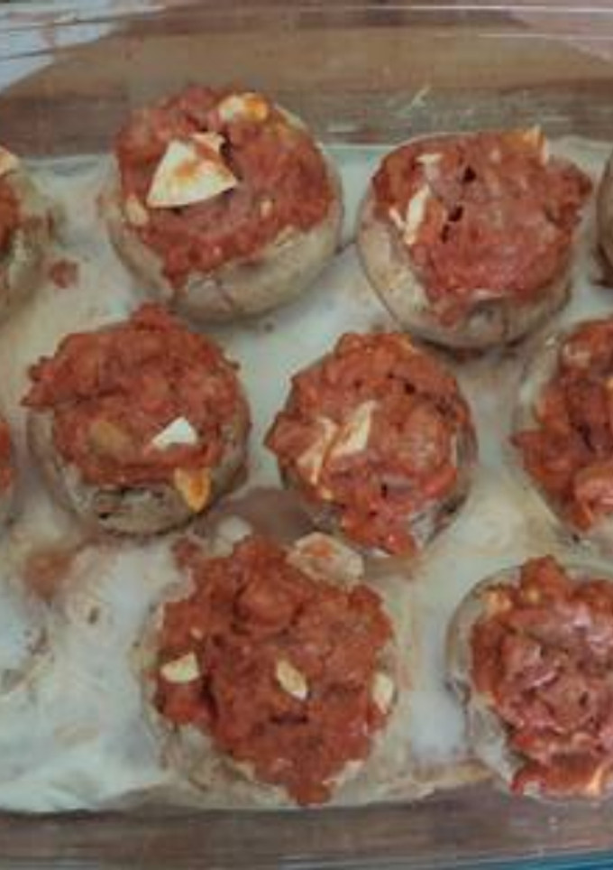 Una foto de Champiñones grandes rellenos