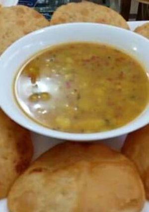 A picture of Dal ki Kachori with allu ki bhaji.