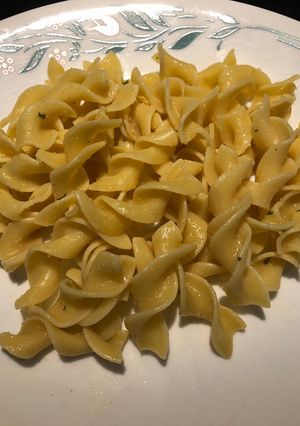A picture of Garlic Buttered Egg Noodles.