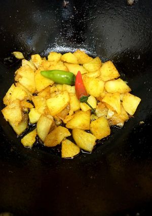 A picture of Fried potatoes 🥔🥔.