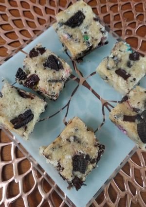 A picture of Cookies Bars.