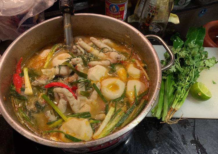 ขนมจีนน้ำยาป่า+ตีนไก่ คอมโบ 🐔🐔