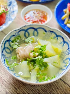 Hình của món Canh Bí Xanh Nấu Giò Heo.