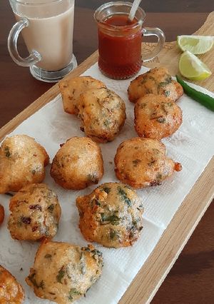 পুনুগুলু (Punugulu - dosa batter fritters recipe in Bengali) রেসিপির প্রধান ছবি