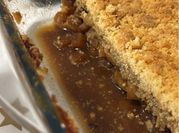 Una foto de crumble de manzana con harina de almendras