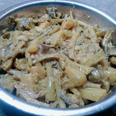A picture of Kopi mulo chorchori (cauliflower  stem and radish  stir fry).