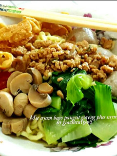 Foto resep Mie ayam baso pangsit goreng plus sayur