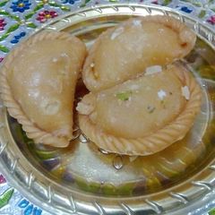 A picture of Gunjhiya (ghughra).
