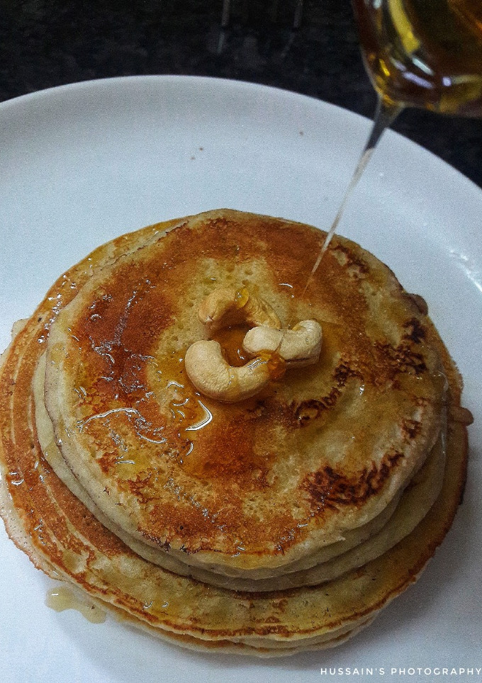 கிளாசிக் பேன் கேக் (Classic pancake recipe in tamil) செய்முறை முக்கிய புகைப்படம்