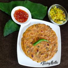 A picture of Arbi Leaves Thepla /Parathas.