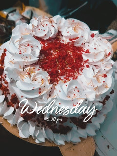 रेड वेलवेट केक (red velvet cake recipe in Hindi) रेसिपी मुख्य फोटो