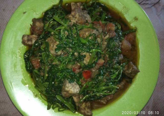 Resep Tumis kangkung tempe pedas Manis Anti Gagal