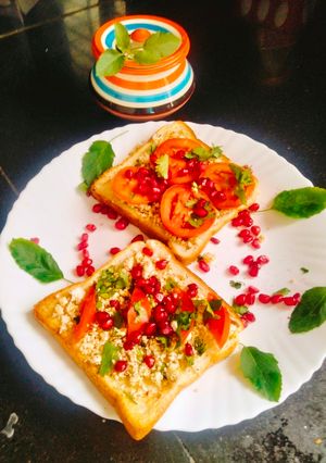 A picture of Cottage cheese toast (Tomato Basil cottage cheese Toast).