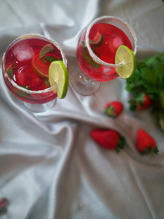 A picture of Strawberry mojito.