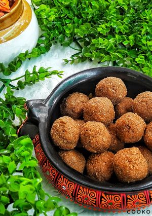 A picture of Poha Laddoos.