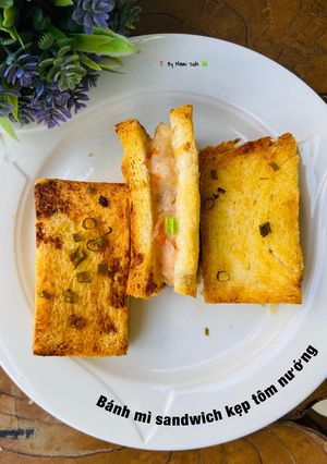 Hình của món Bánh mì sandwich kẹp tôm nướng.