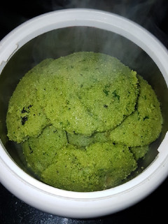 A picture of Spinach idlies.