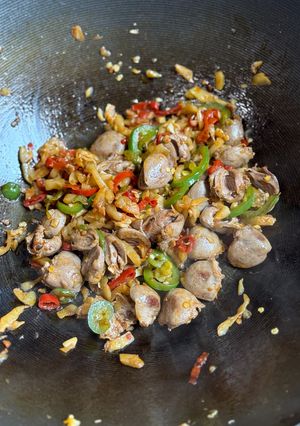 A picture of Chinese Stir Fry Chicken Hearts.
