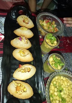 भेल पूरी गोलगप्पे (Bhel puri golgappe recipe in hindi) रेसिपी मुख्य फोटो