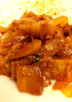 Hình của món Thịt ba rọi kho đậu hũ cay.
