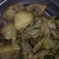 A picture of Gwar ki fali veg.