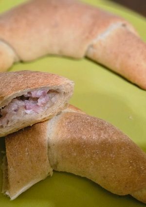 Sajtos-baconos kifli -CH recept fotója