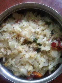 முட்டைக்கோஸ் பொரியல் (Muttaikosh poriyal recipe in tamil) செய்முறை முக்கிய புகைப்படம்
