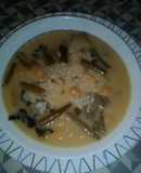 Caldo de pollo con verduras y arroz rápido y fácil