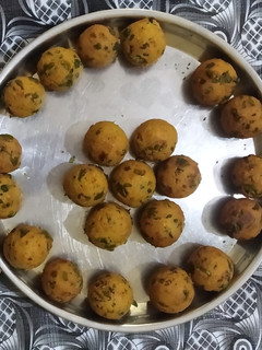 મેથીની વડી (Methi Vadi Recipe In Gujarati) રેસીપી મુખ્ય ફોટો