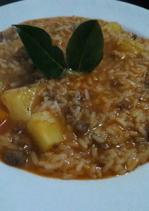 Una foto de Guiso de arroz con carne molida
