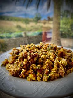 Una foto de Revuelto de calabacín con jamón
