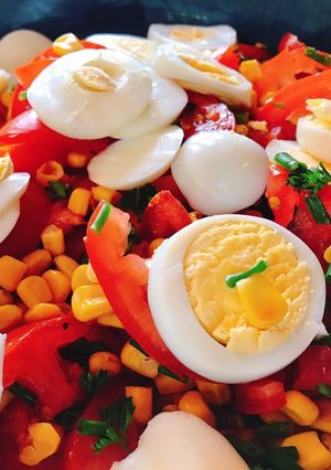 Hình của món 💚 Salad Bắp, Cà Chua & Trứng Gà (Vegetarian).