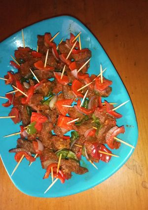 A picture of Fried beef kebabs.