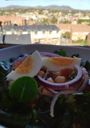 Una foto de Ensalada de Garbanzos