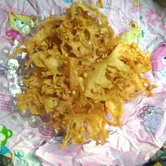 A picture of Peyek kacang 3 tepung.