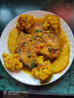 আলু, ফুলকপি দিয়ে গুরজালি মাছ(alu phulkopi diye gurjali mach recipe in Bengali) রেসিপির প্রধান ছবি