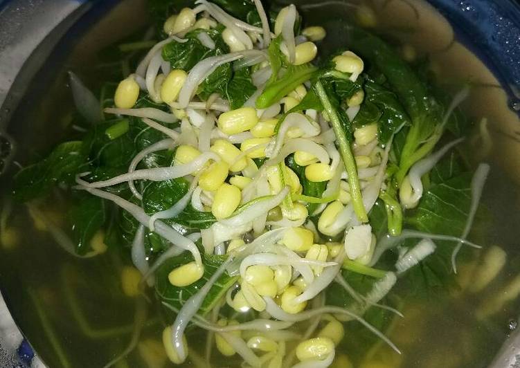 Sayur bening bayam dan toge enak