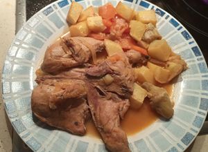 Una foto de Perdices en salsa con hortalizas en olla express