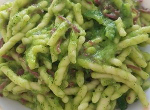 Foto di Trofie crema di zucchine e bresaola
