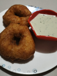 મેંદુ વડા (Medu Vada Recipe In Gujarati) રેસીપી મુખ્ય ફોટો