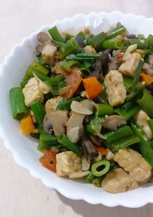 Foto resep Tumis Jamur dan Bunga Bawang Merah