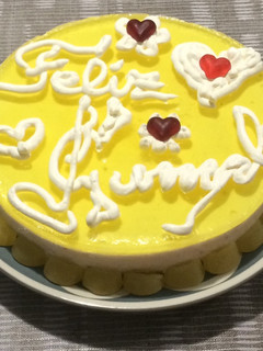 Una foto de Tarta de limón y jengibre con chocolate blanco